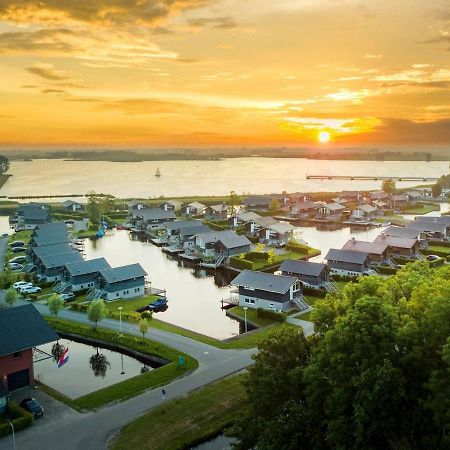 Landal Waterpark Sneekermeer Hotel Terherne Esterno foto